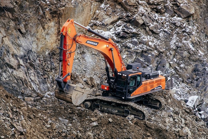 New Features/Options on Doosan Large Crawler Excavators